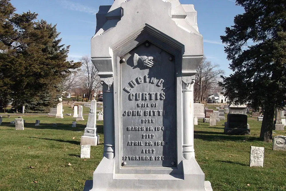 Finding Meaning in Stone: How Custom Headstones Preserve Memories