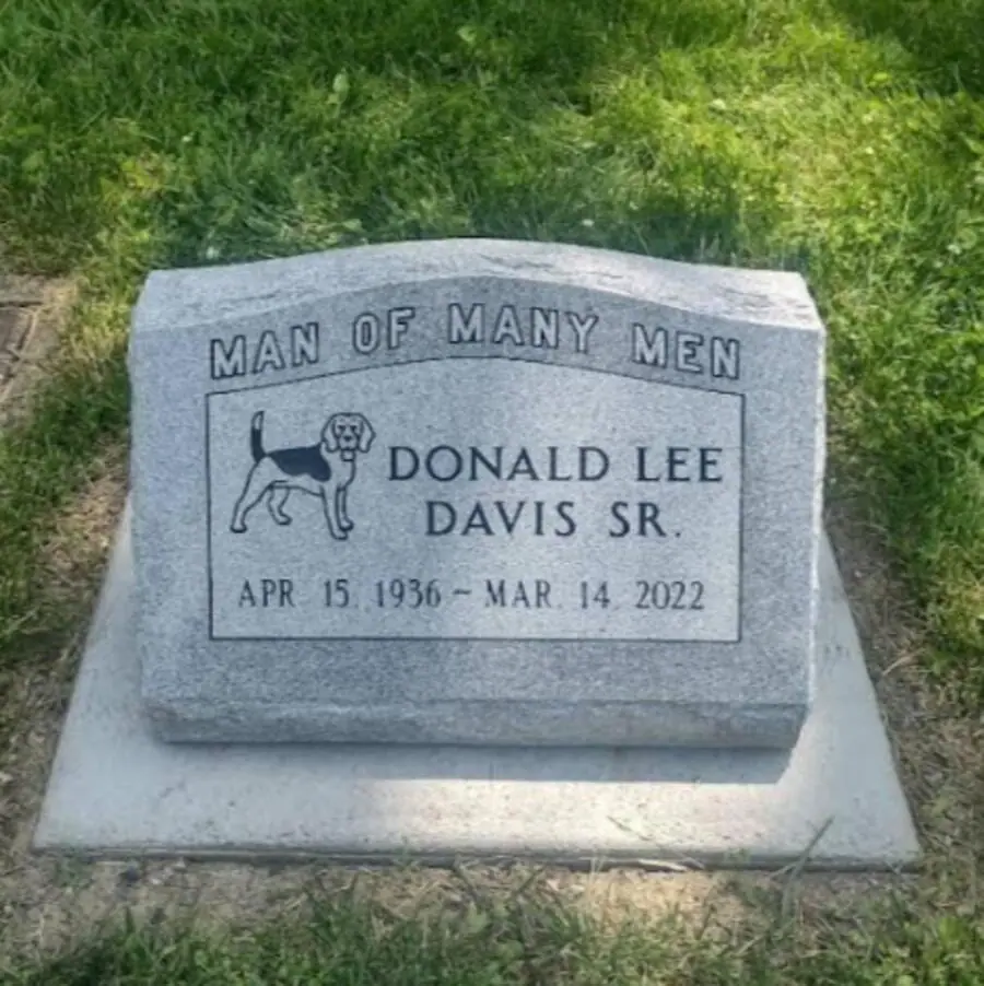 Serp-Top, Standard Nosing Granite memorial in Georgia Grey, by Stoltz Memorials