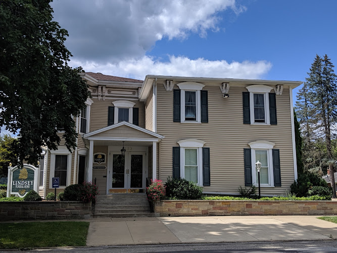 Snyder Funeral Homes, Lindsey Chapel Loudonville, Ohio